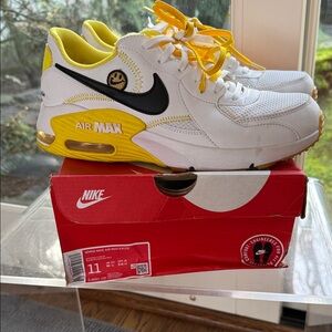 Nike AirMax Excee white and yellow